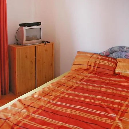 Happy Apartments,