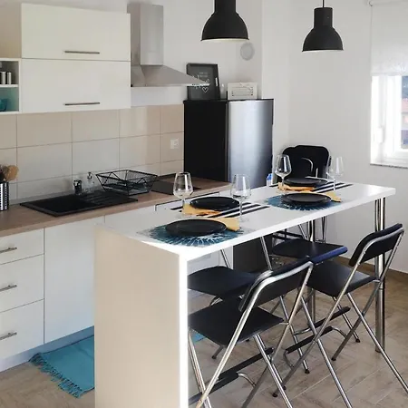 Happy Apartments,